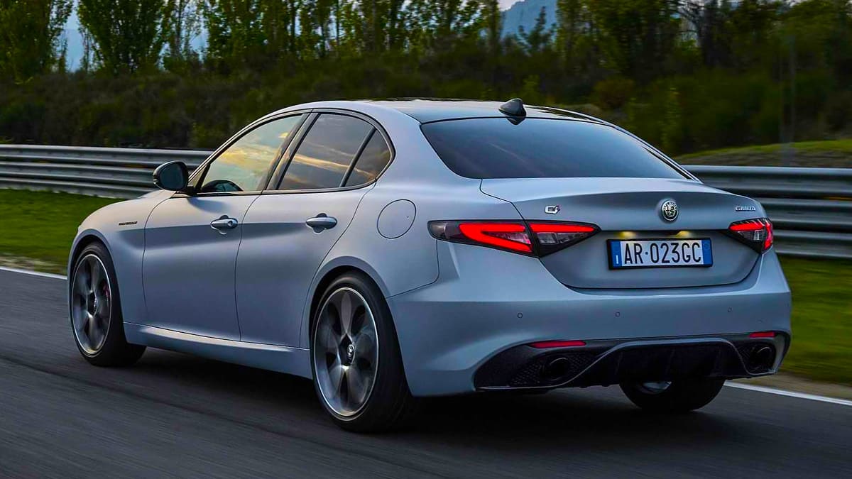 Yeni Giulia, Türkiye’de