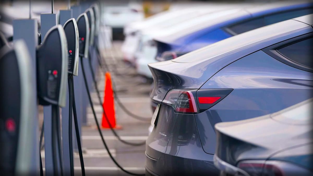 Tesla, Avrupa ve Asya'da Araç Fiyatlarında İndirim Yaptı