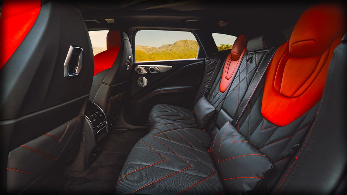 BMW XM Label Red özellikleri