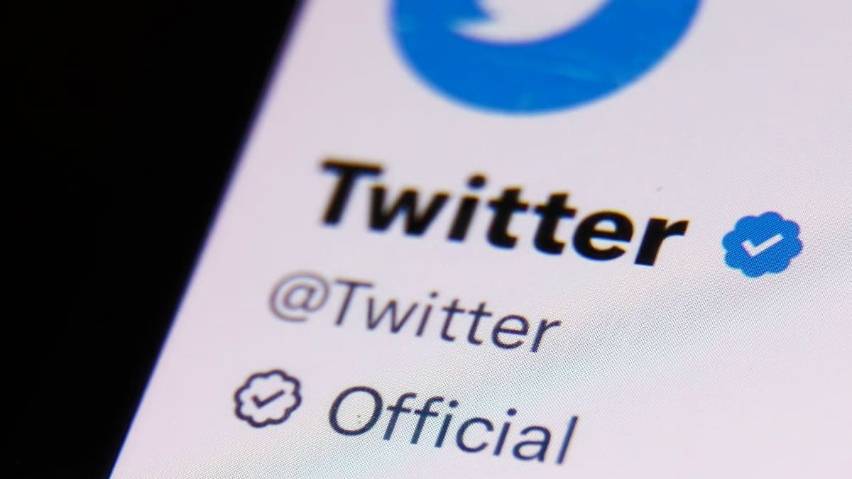 Elon Musk, Twitter'ın Logosunu Değiştirdi