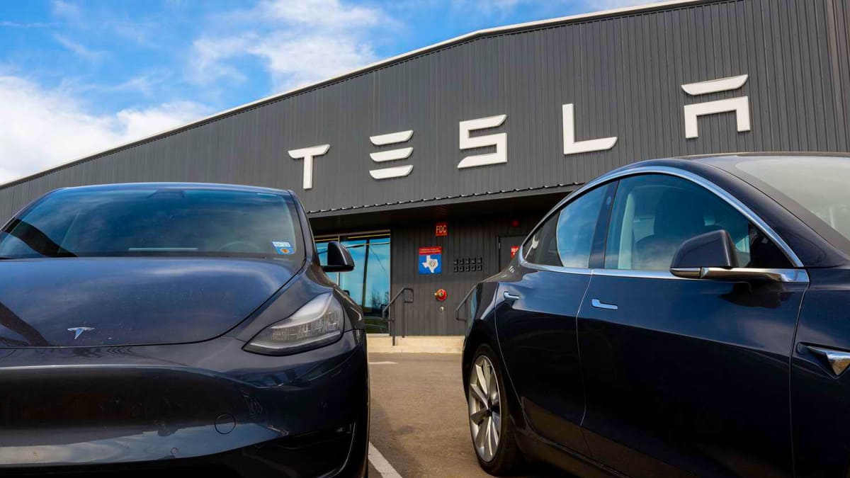 Tesla, Otomobil Fiyatlarını Yükseltti
