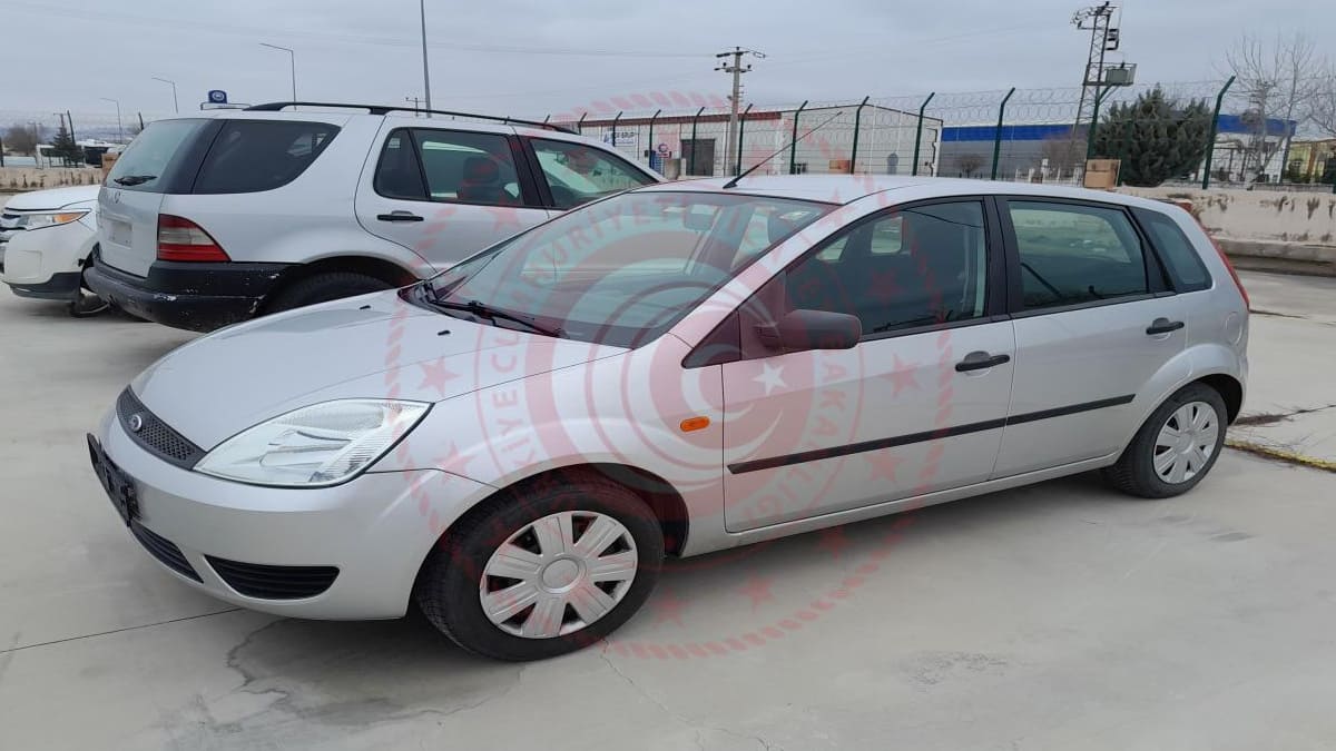 2004 FORD FIESTA