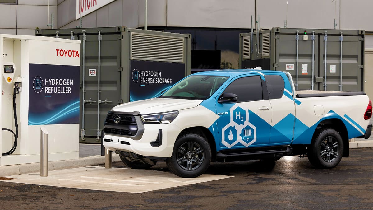 Toyota, hidrojen yakıt hücreli Hilux prototipi