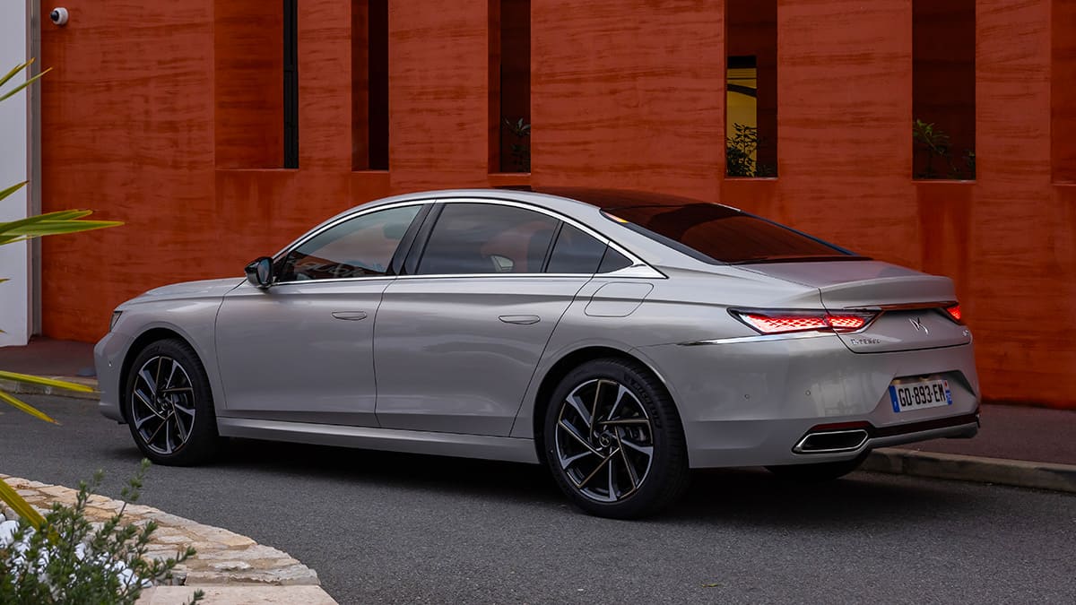 Yeni DS 9 Opera E-Tense 250