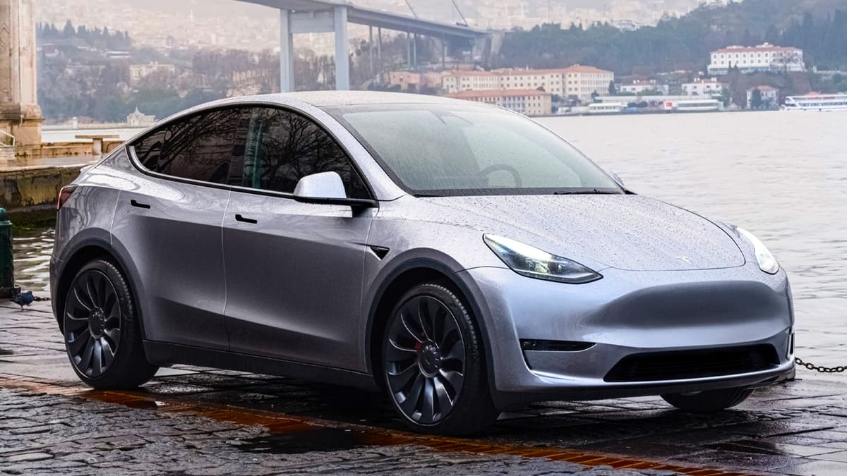 Yağmur Nedeniyle Arızalanan Tesla