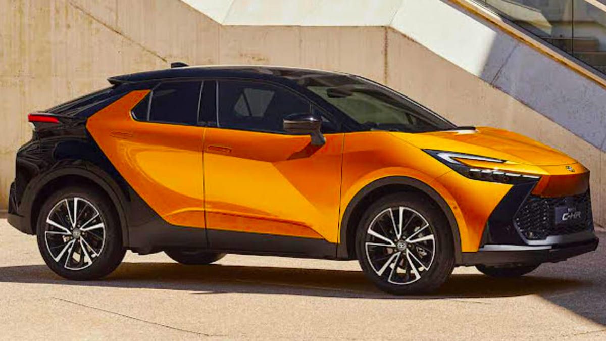 Türkiye'de Üretilen İlk PHEV Otomobil: Yeni C-HR Üretim Hattından Çıktı