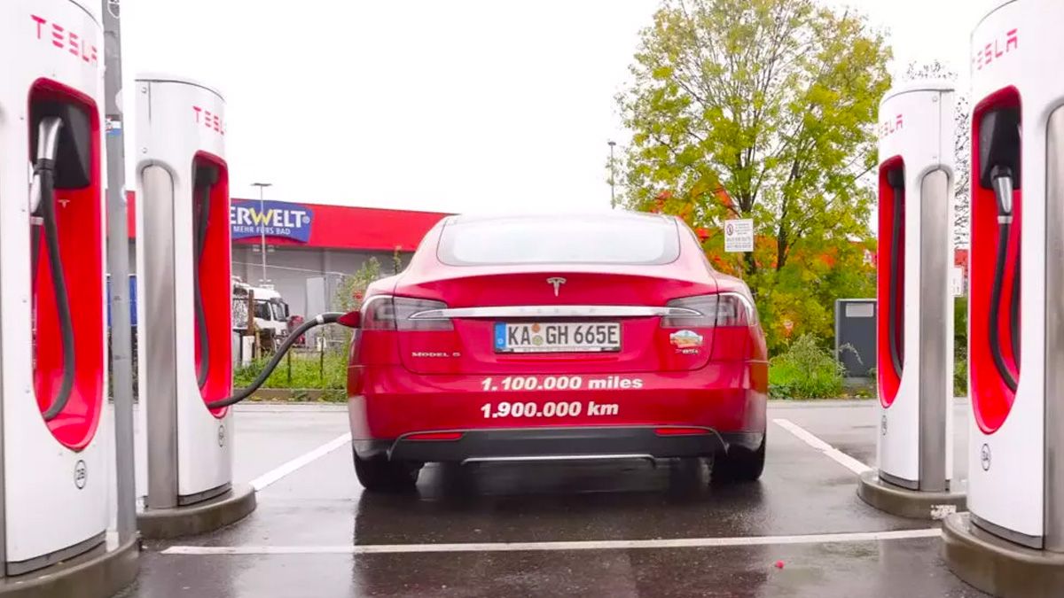 1,9 Milyon Kilometreyi Aşan Tesla
