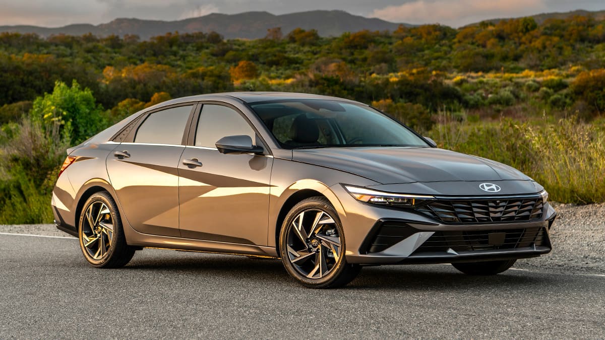 2024 Hyundai Elantra'nın Fiyatı ve Teknik Özellikleri