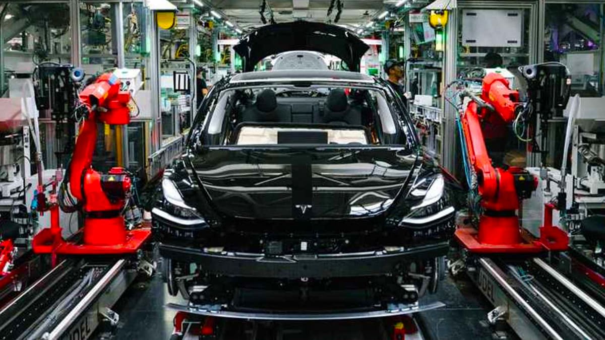 Tesla, Kızıldeniz Krizi Nedeniyle Üretimi Durdurdu!