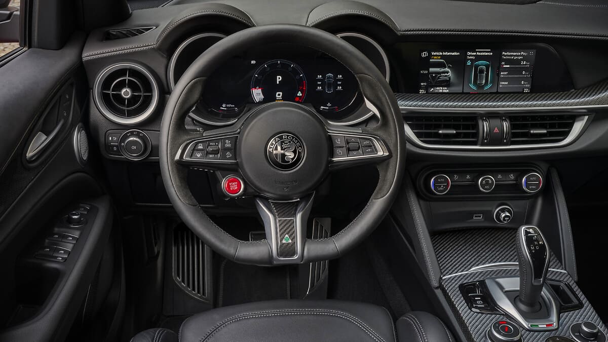 2024 Alfa Romeo Stelvio Motor Seçenekleri