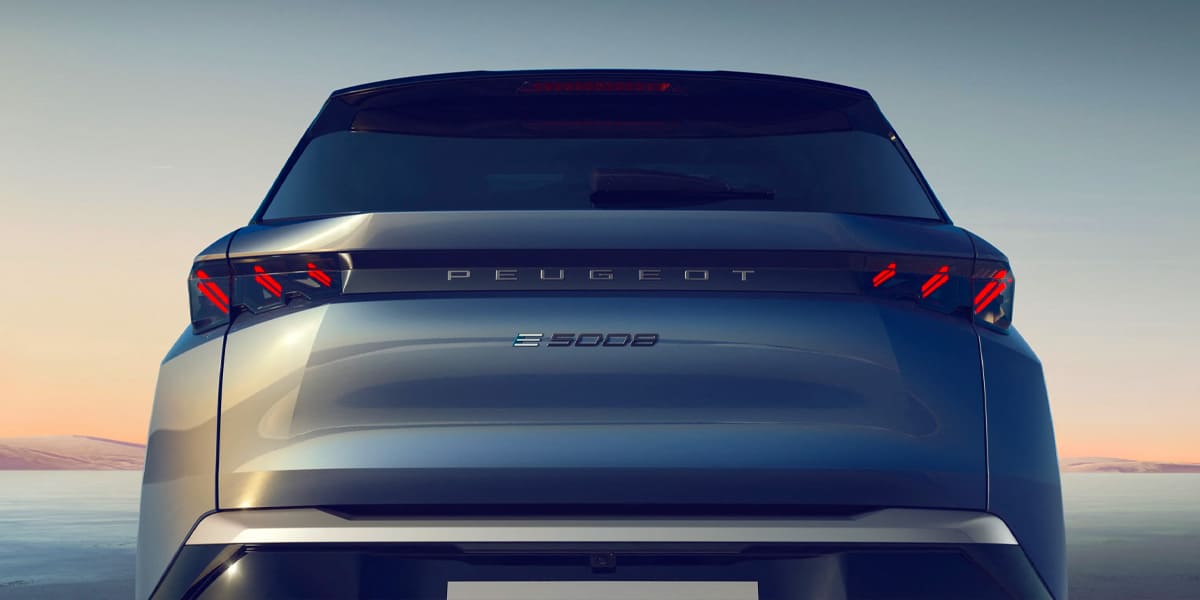 peugeot e-5008