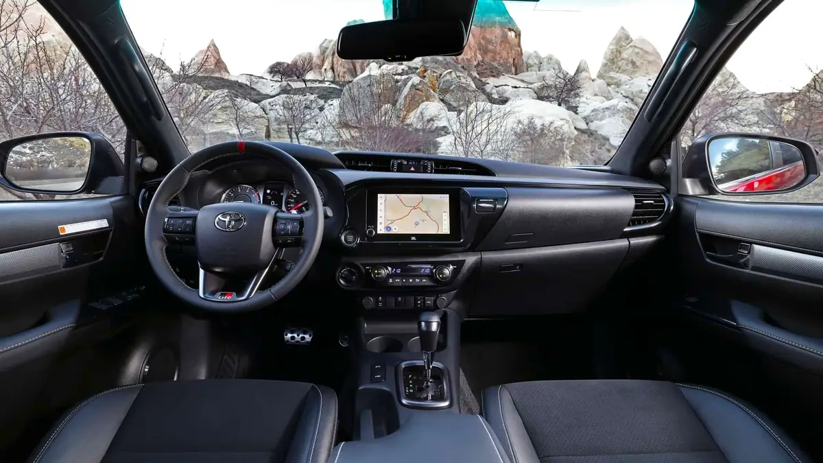 Toyota Hilux GR SPORT Kapadokya'da Tanıtıldı